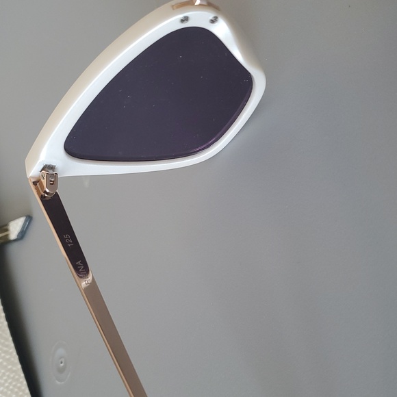 Quay Australia Woman Sunglasses With Pouch.cream main image 6